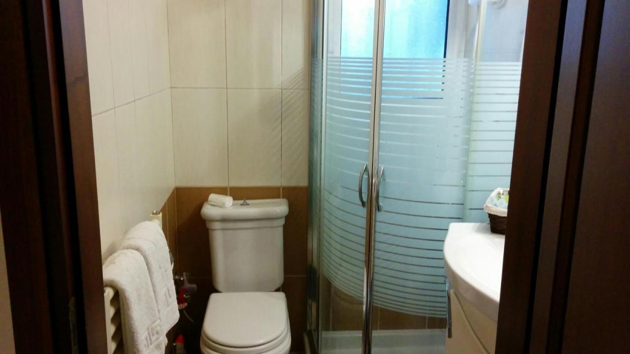 Lovely 2-Bedroom Apartment At Greek Riviera Vári Ngoại thất bức ảnh