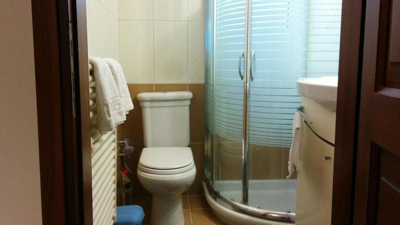 Lovely 2-Bedroom Apartment At Greek Riviera Vári Ngoại thất bức ảnh
