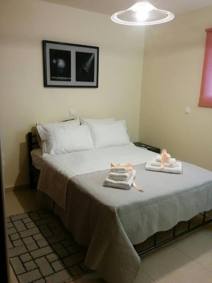 Lovely 2-Bedroom Apartment At Greek Riviera Vári Ngoại thất bức ảnh