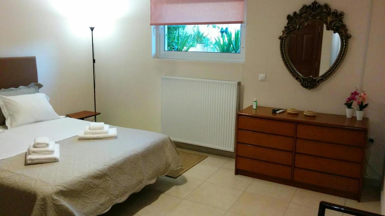 Lovely 2-Bedroom Apartment At Greek Riviera Vári Ngoại thất bức ảnh