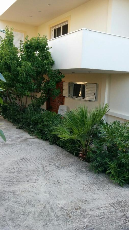 Lovely 2-Bedroom Apartment At Greek Riviera Vári Ngoại thất bức ảnh